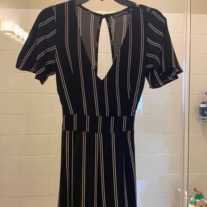 Striped jumpsuit! 🖤🤍